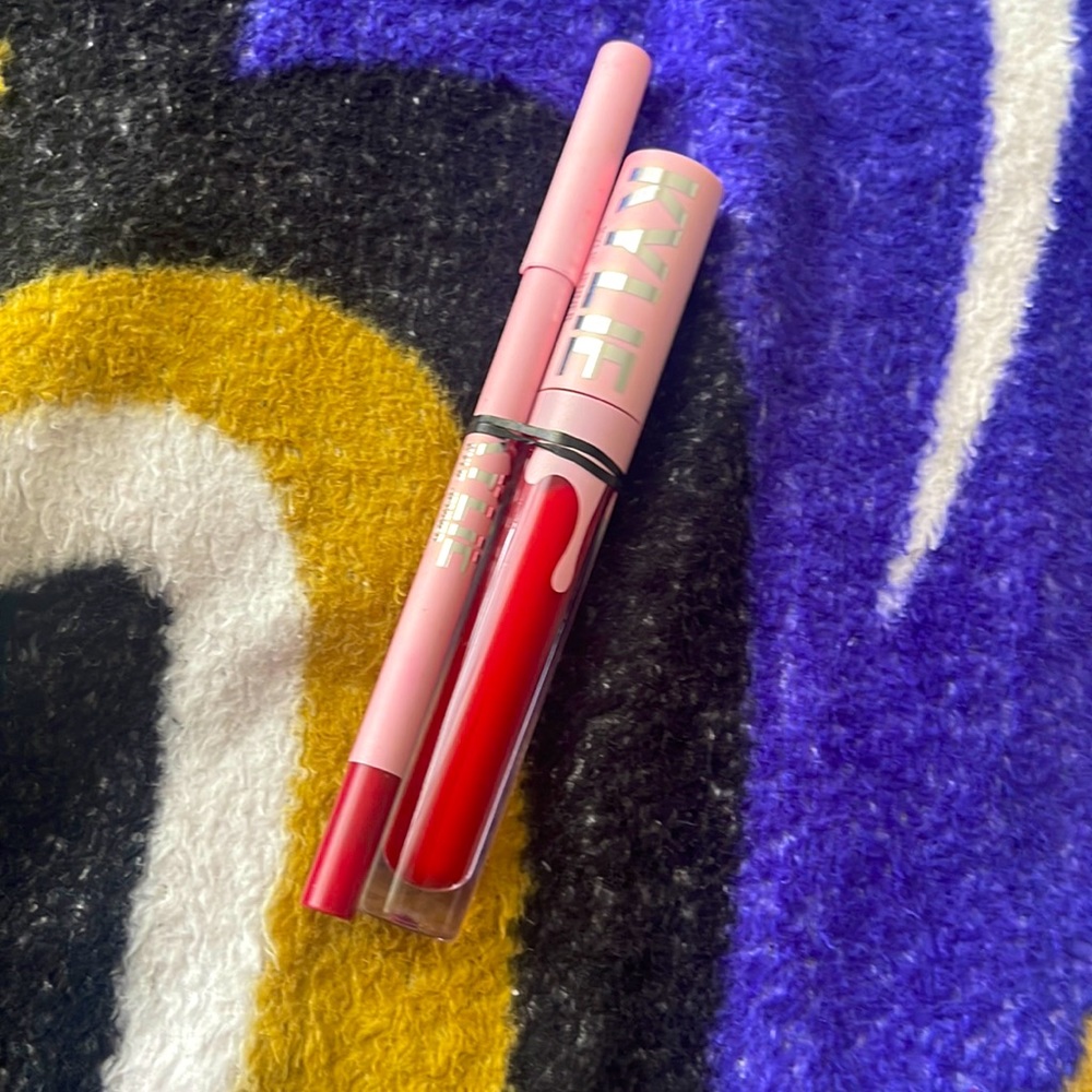 Kylie Lipkit 402 Mary Jo K